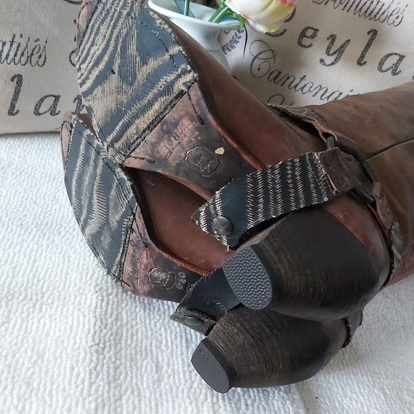 Rare U roads soft slouch leather western riding boots recycled tire like new - Picture 8 of 16